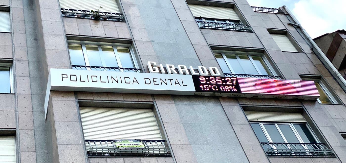 Edificio Clínica Dental Giraldo
