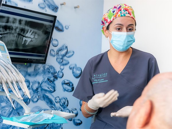 ¿Puedo comer con facilidad con implantes dentales?