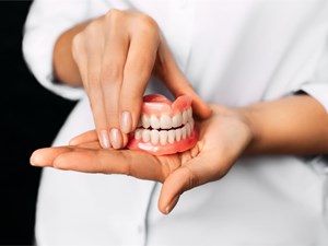 Recupera tu sonrisa con las prótesis dentales