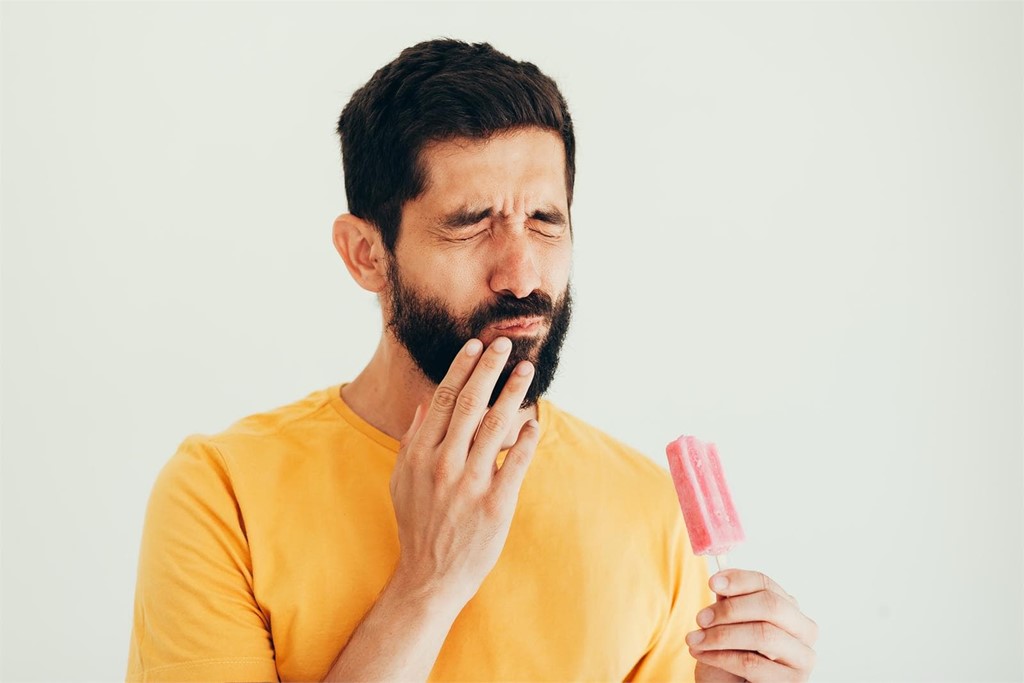 Tengo sensibilidad al comer helados, ¿a qué se debe?